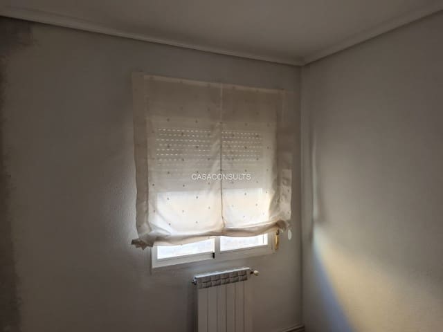 4 soveværelse Lejlighed til salg i Llucena  - € 75.000 (Ref: 8863156)