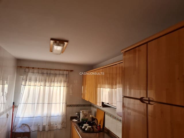 4 soveværelse Lejlighed til salg i Llucena  - € 75.000 (Ref: 8863156)