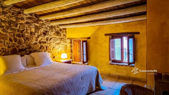 9 bedroom Hotel for sale in Vilafamés - € 995,000 (Ref: 8865823)