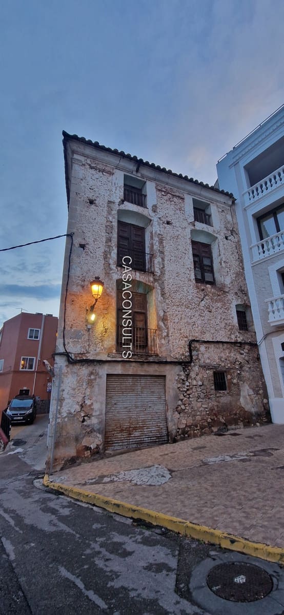 Byhus til salg i L'Alcora - € 90.000 (Ref: 9005844)