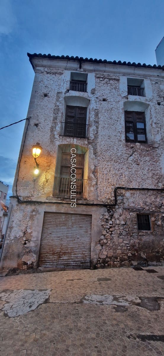 Byhus til salg i L'Alcora - € 90.000 (Ref: 9005844)