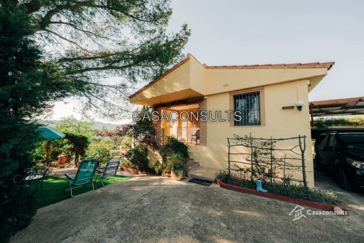 3 soveværelse Finca/Landehus til salg i Sierra Engarceran med swimmingpool garage - € 400.000 (Ref: 9313902)