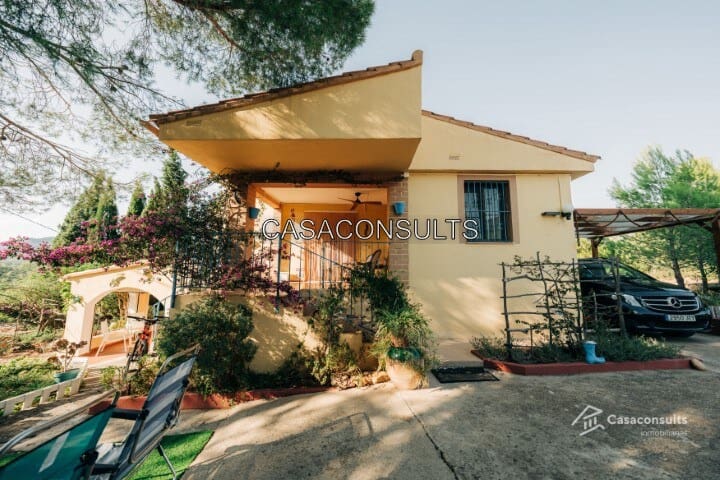 3 soveværelse Finca/Landehus til salg i Sierra Engarceran med swimmingpool garage - € 400.000 (Ref: 9313902)