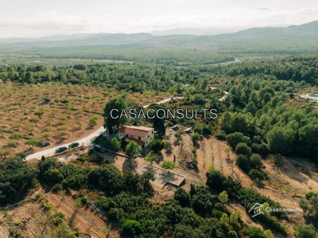 3 soveværelse Finca/Landehus til salg i Sierra Engarceran med swimmingpool garage - € 400.000 (Ref: 9313902)