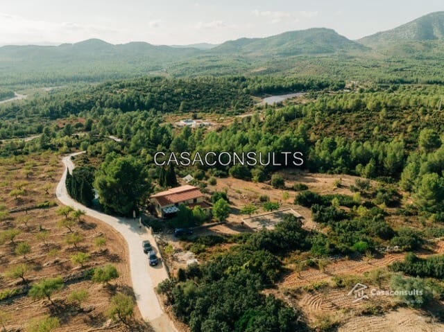 3 bedroom Finca/Country House for sale in Sierra Engarcerán with pool garage - € 400,000 (Ref: 9313902)