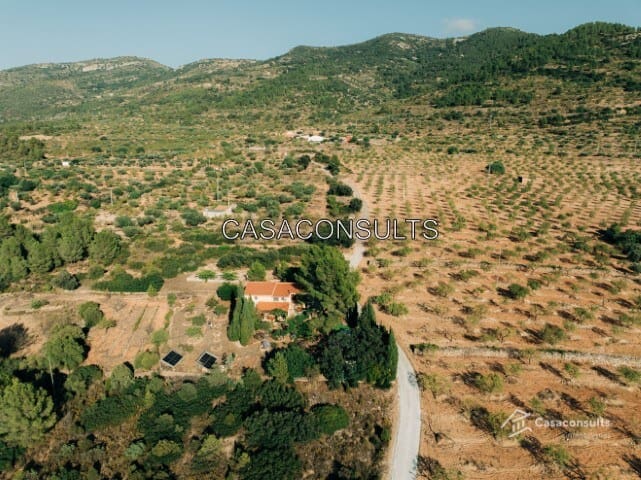 3 soveværelse Finca/Landehus til salg i Sierra Engarceran med swimmingpool garage - € 400.000 (Ref: 9313902)