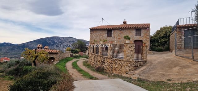 4 bedroom Finca/Country House for sale in Los Rosildos, Sierra Engarcerán with garage - € 95,000 (Ref: 9413547)