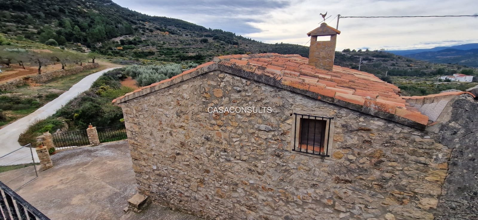 4 soveværelse Finca/Landehus til salg i Los Rosildos med garage - € 95.000 (Ref: 9413547)