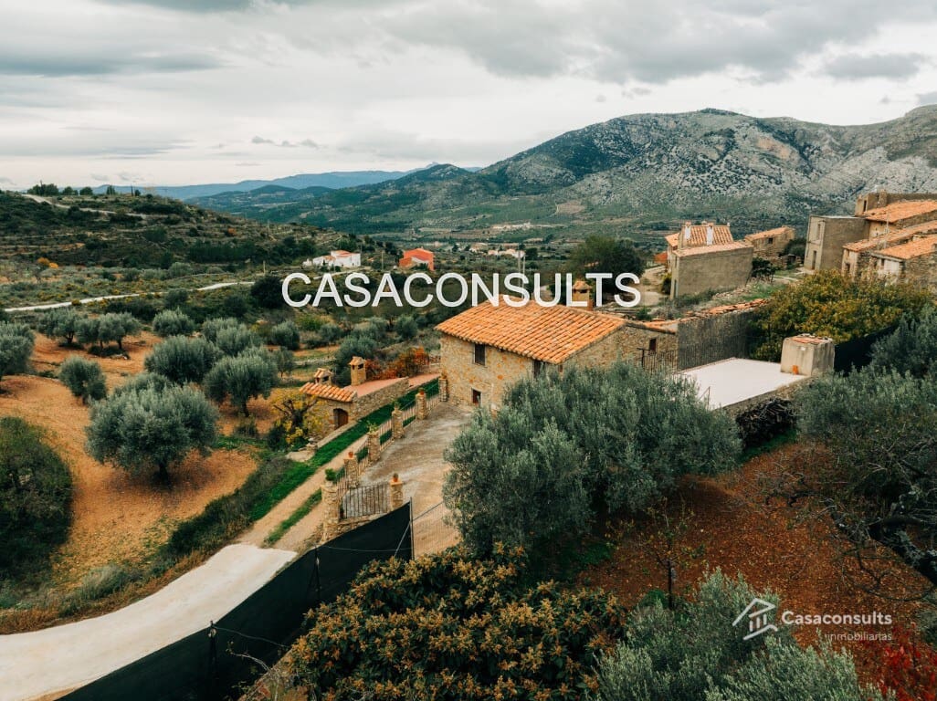 4 soveværelse Finca/Landehus til salg i Los Rosildos med garage - € 95.000 (Ref: 9413547)