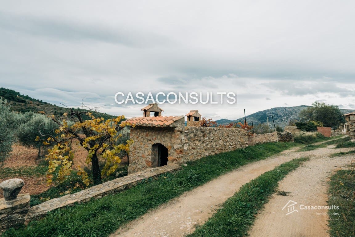 4 soveværelse Finca/Landehus til salg i Los Rosildos med garage - € 95.000 (Ref: 9413547)