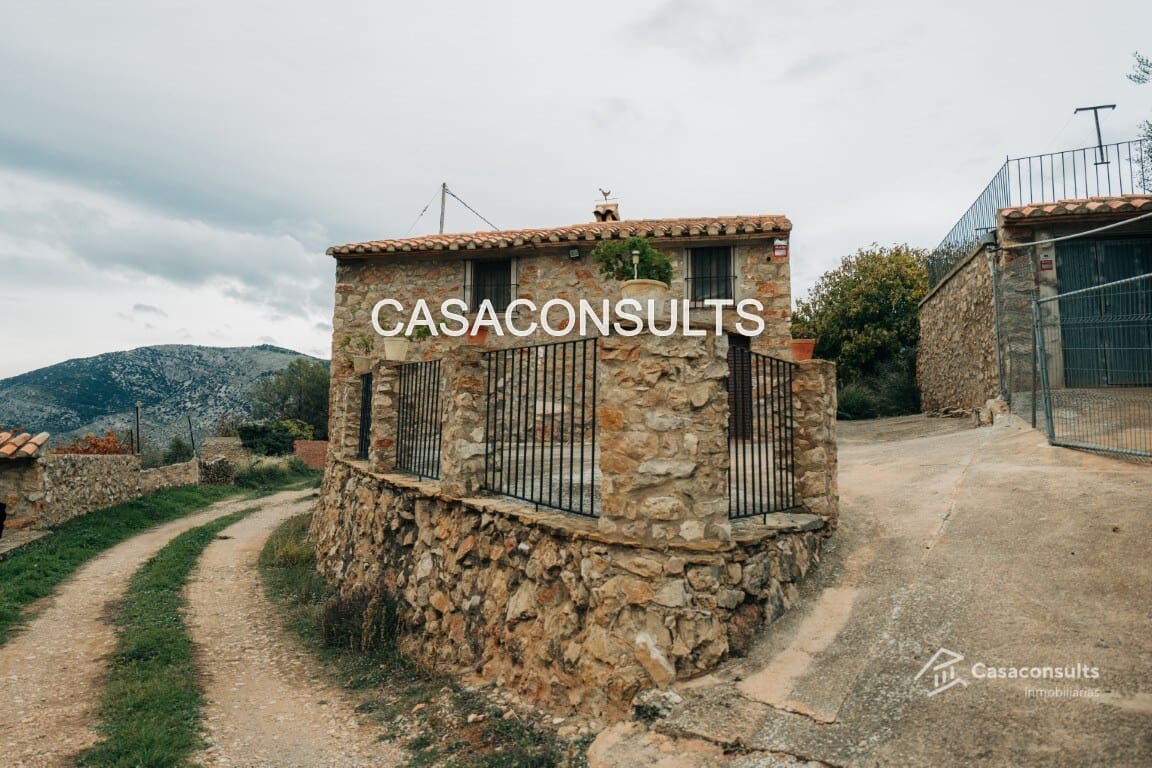 4 soveværelse Finca/Landehus til salg i Los Rosildos med garage - € 95.000 (Ref: 9413547)