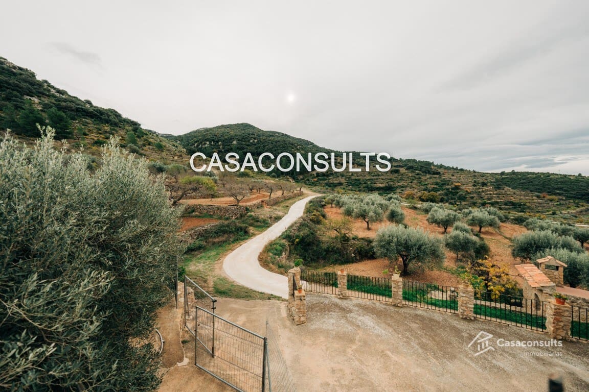 4 soveværelse Finca/Landehus til salg i Los Rosildos med garage - € 95.000 (Ref: 9413547)