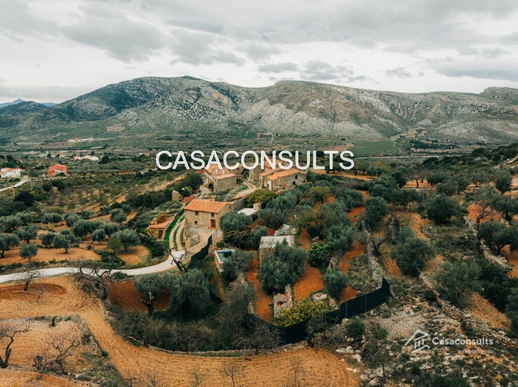 4 soveværelse Finca/Landehus til salg i Los Rosildos med garage - € 95.000 (Ref: 9413547)