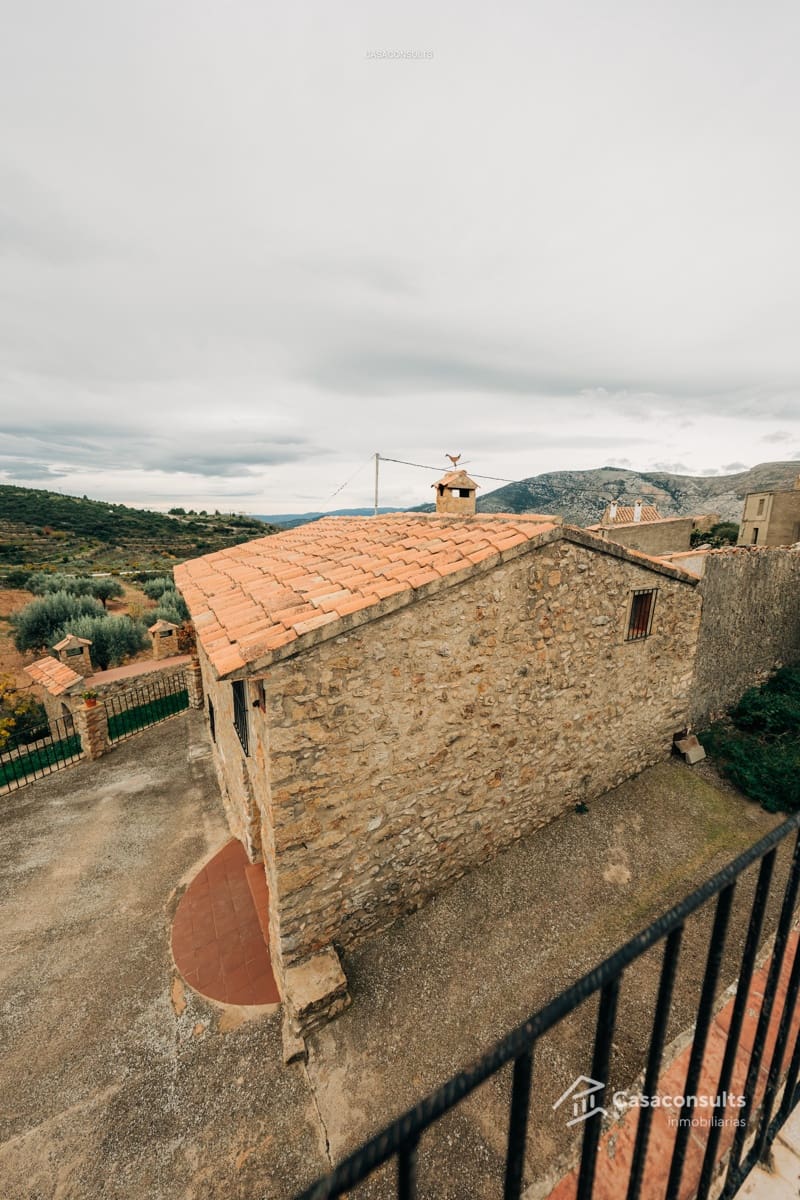 4 soveværelse Finca/Landehus til salg i Los Rosildos med garage - € 95.000 (Ref: 9413547)