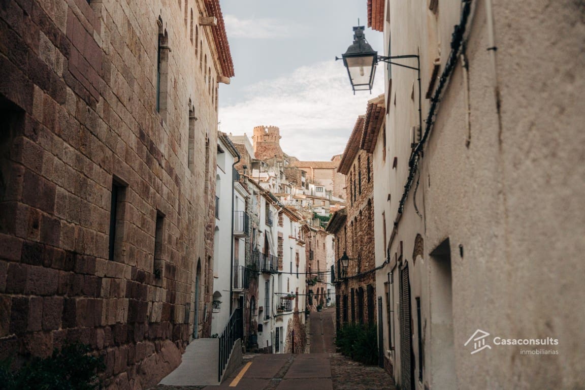 Casa de 3 habitaciones en Vilafamés en venta - 250.000 € (Ref: 9571987)