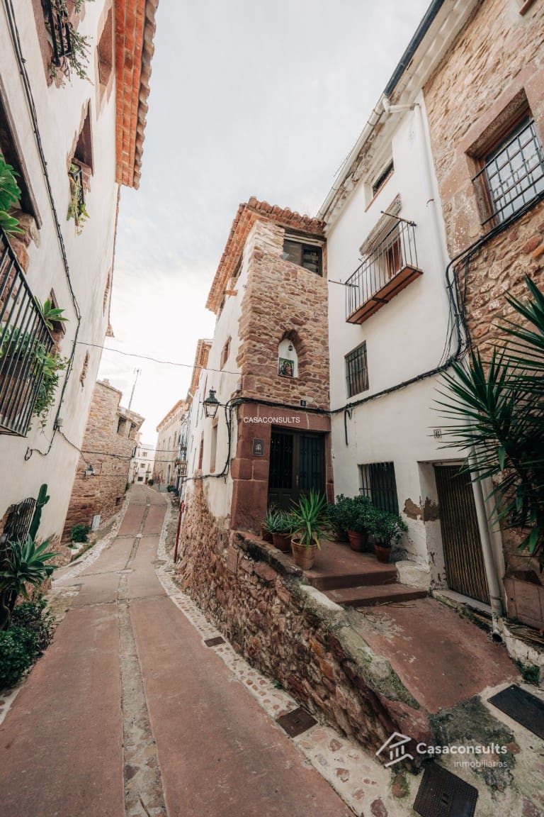 Casa de 3 habitaciones en Vilafamés en venta - 250.000 € (Ref: 9571987)