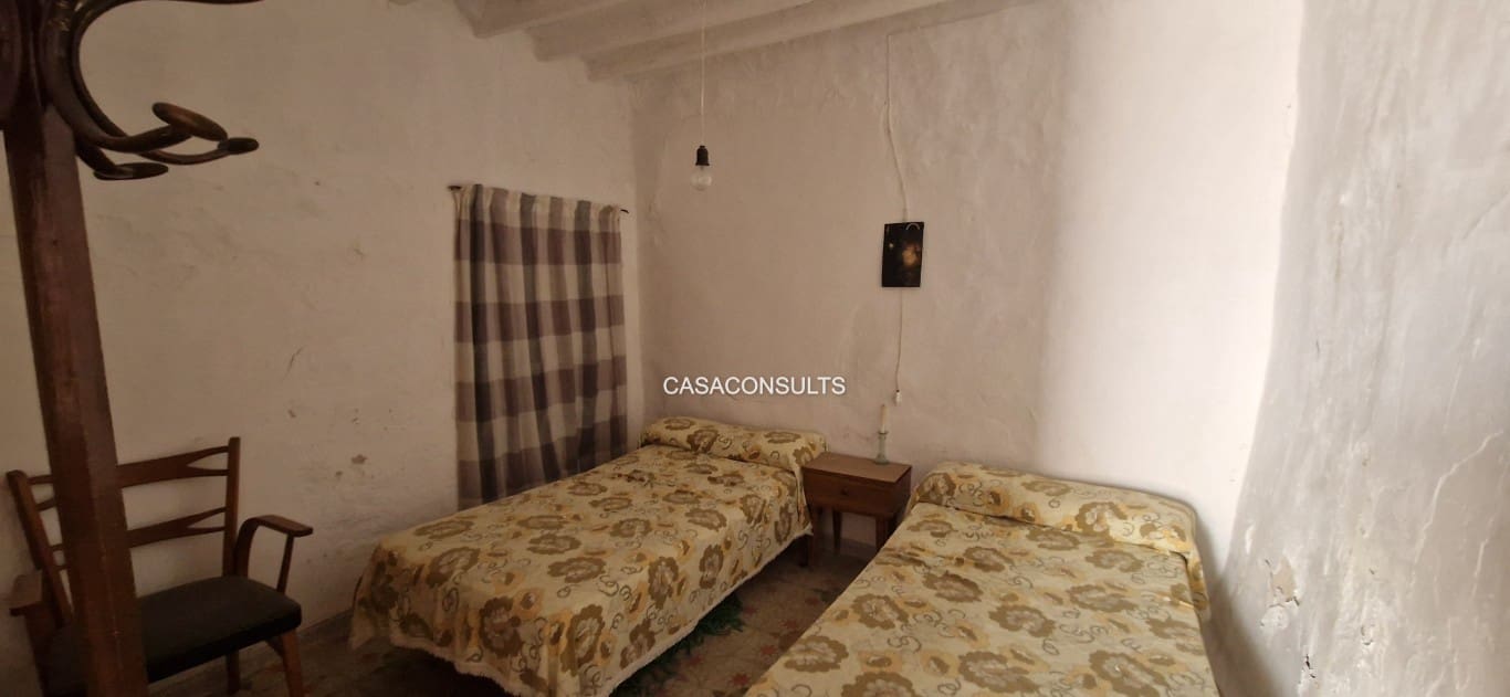 5 slaapkamer Appartement te koop in Figueroles - € 40.000 (Ref: 9606307)