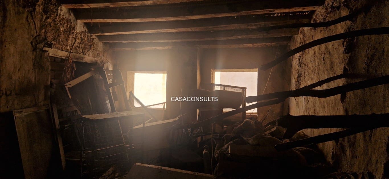 5 slaapkamer Appartement te koop in Figueroles - € 40.000 (Ref: 9606307)