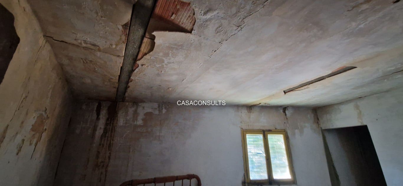 5 slaapkamer Appartement te koop in Figueroles - € 40.000 (Ref: 9606307)