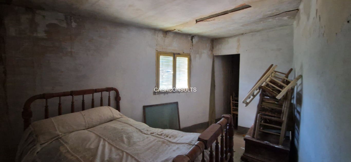 5 slaapkamer Appartement te koop in Figueroles - € 40.000 (Ref: 9606307)