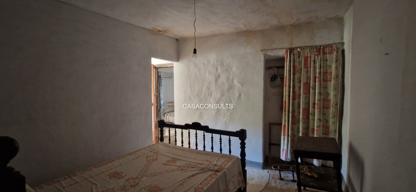 5 slaapkamer Appartement te koop in Figueroles - € 40.000 (Ref: 9606307)