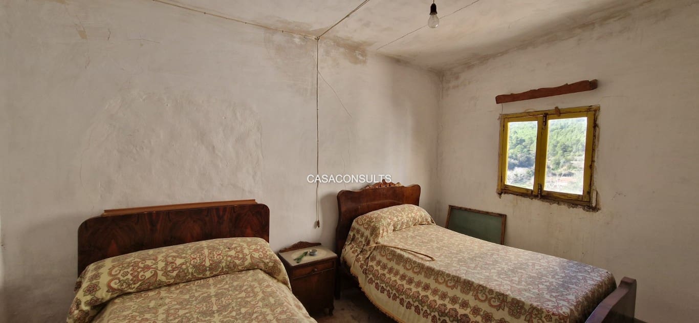 5 slaapkamer Appartement te koop in Figueroles - € 40.000 (Ref: 9606307)