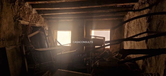 5 slaapkamer Appartement te koop in Figueroles - € 40.000 (Ref: 9606307)