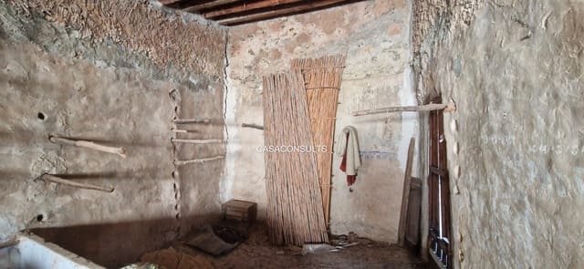 5 slaapkamer Appartement te koop in Figueroles - € 40.000 (Ref: 9606307)