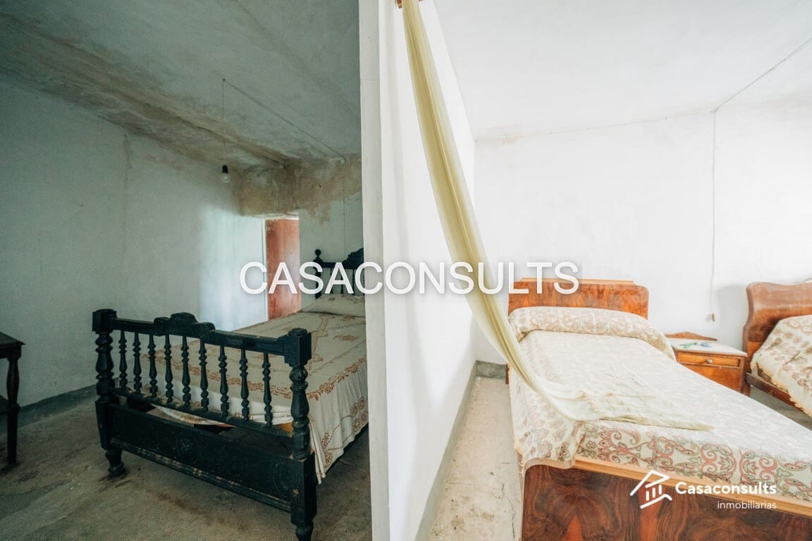 5 bedroom Apartment for sale in Figueroles - € 40,000 (Ref: 9606307)