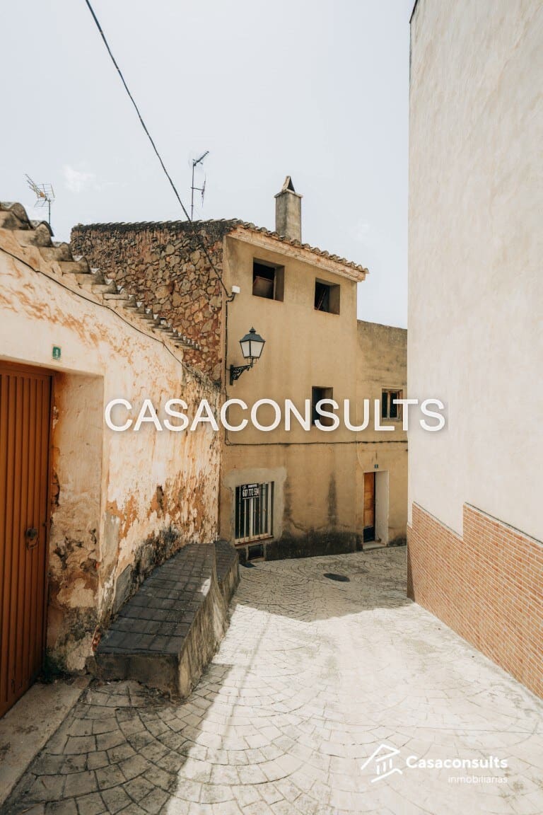 5 bedroom Apartment for sale in Figueroles - € 40,000 (Ref: 9606307)