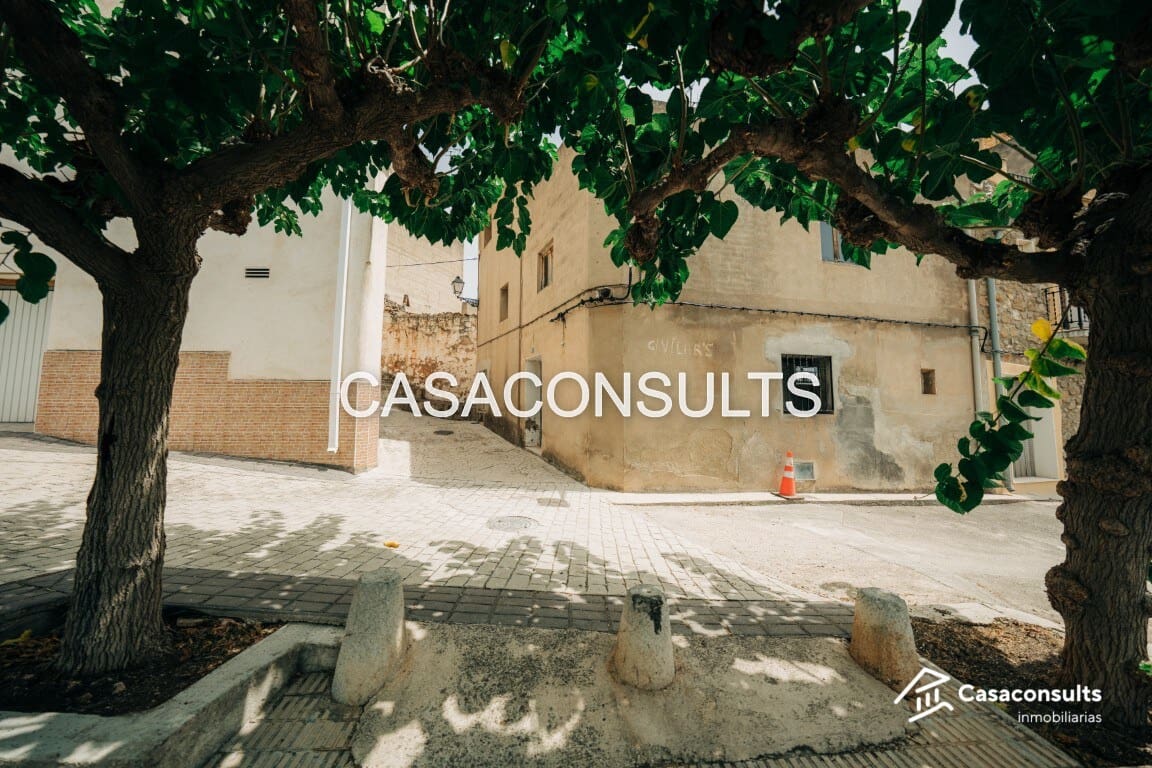 5 bedroom Apartment for sale in Figueroles - € 40,000 (Ref: 9606307)
