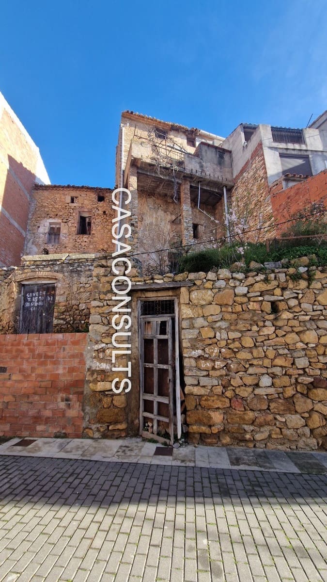 Casa de 3 habitaciones en Les Useres en venta - 26.000 € (Ref: 9626117)