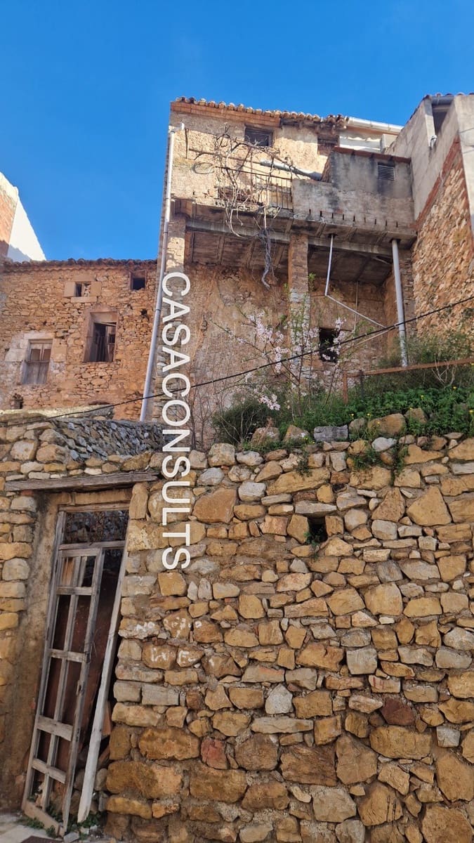 Casa de 3 habitaciones en Les Useres en venta - 26.000 € (Ref: 9626117)