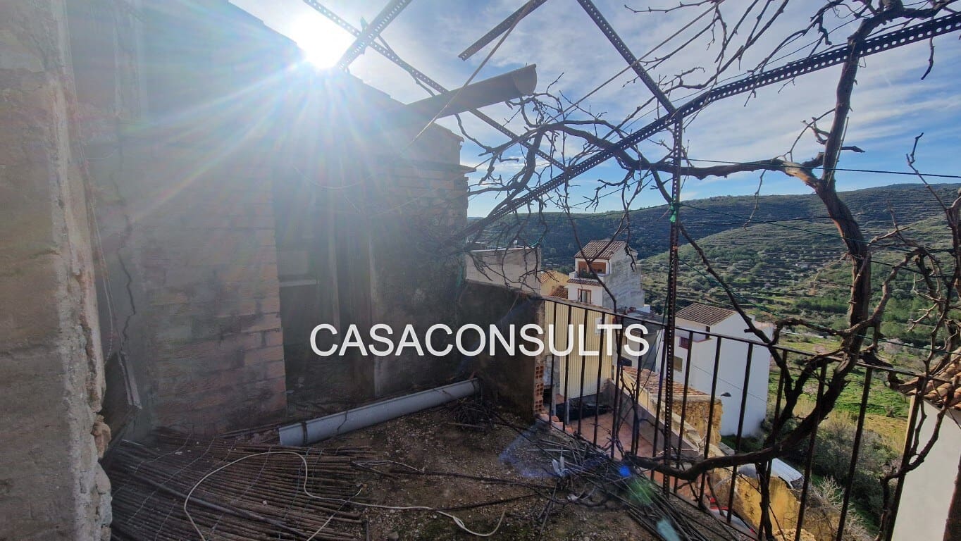 Casa de 3 habitaciones en Les Useres en venta - 26.000 € (Ref: 9626117)