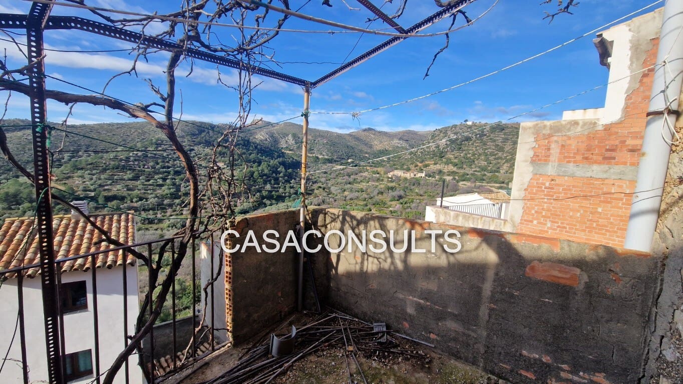 Casa de 3 habitaciones en Les Useres en venta - 26.000 € (Ref: 9626117)