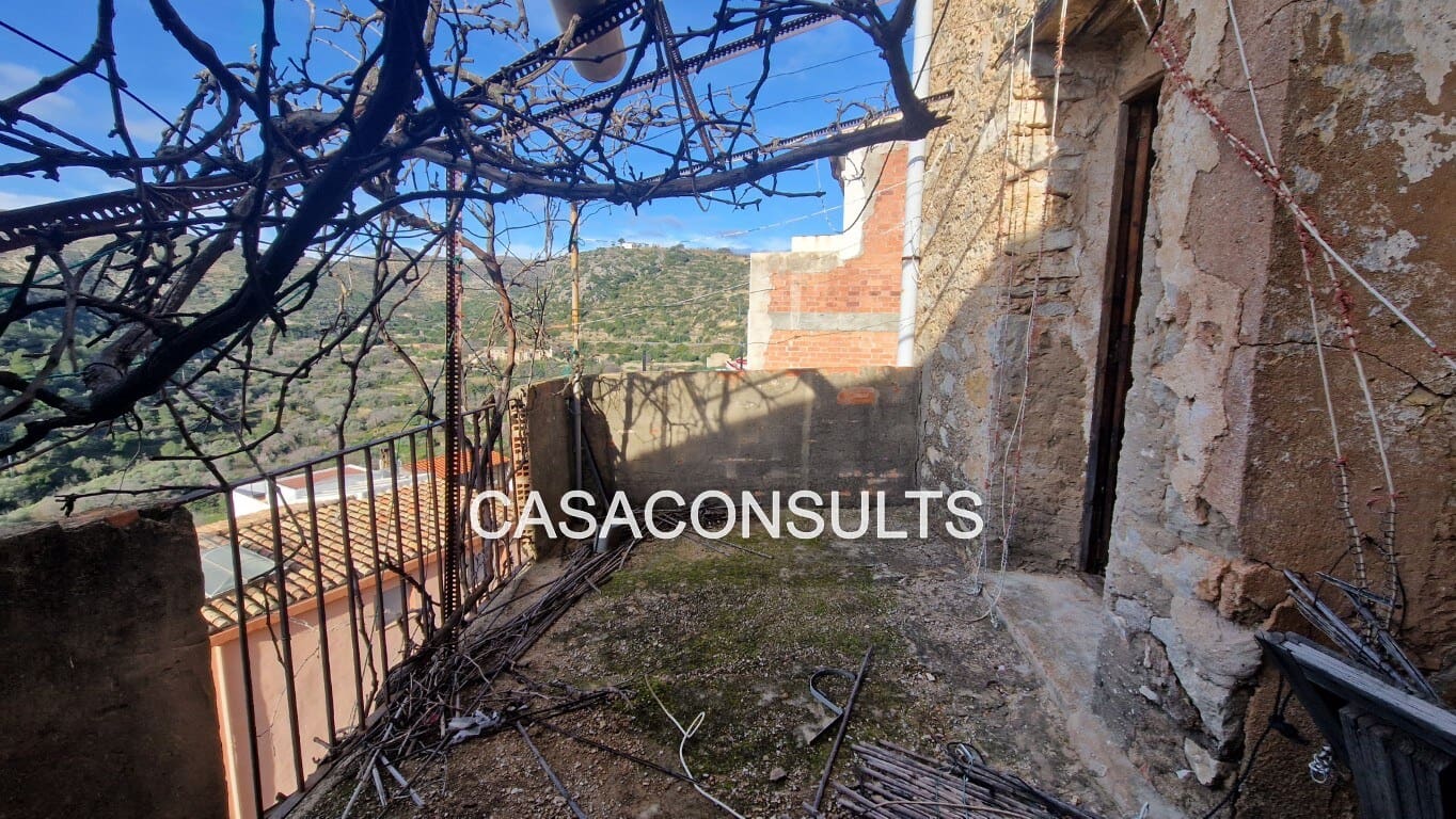 Casa de 3 habitaciones en Les Useres en venta - 26.000 € (Ref: 9626117)