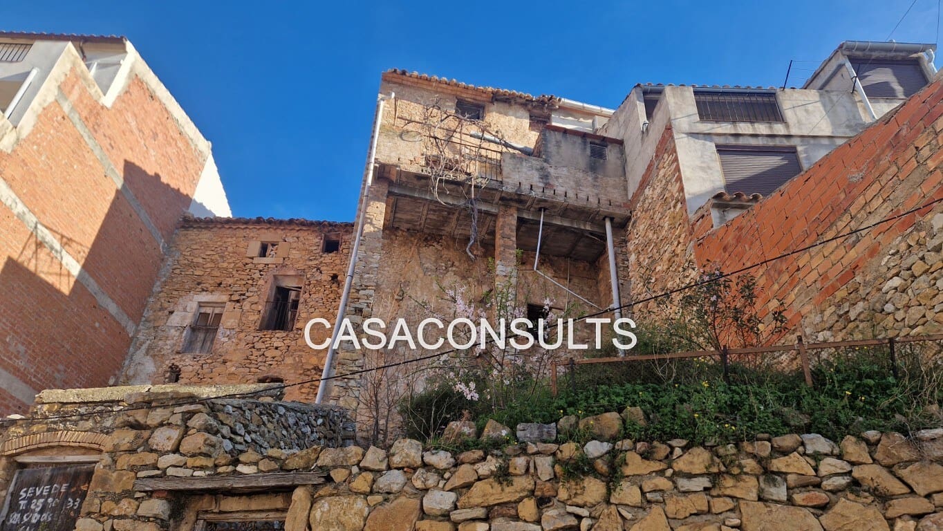 Casa de 3 habitaciones en Les Useres en venta - 26.000 € (Ref: 9626117)