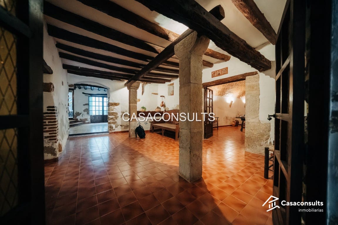 2 bedroom Townhouse for sale in Sant Jordi - € 350,000 (Ref: 9645898)