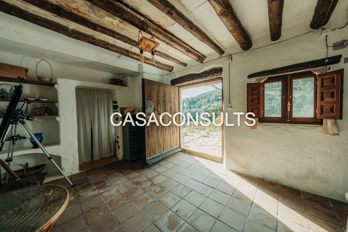 2 bedroom Villa for sale in Atzeneta del Maestrat - € 150,000 (Ref: 9823649)