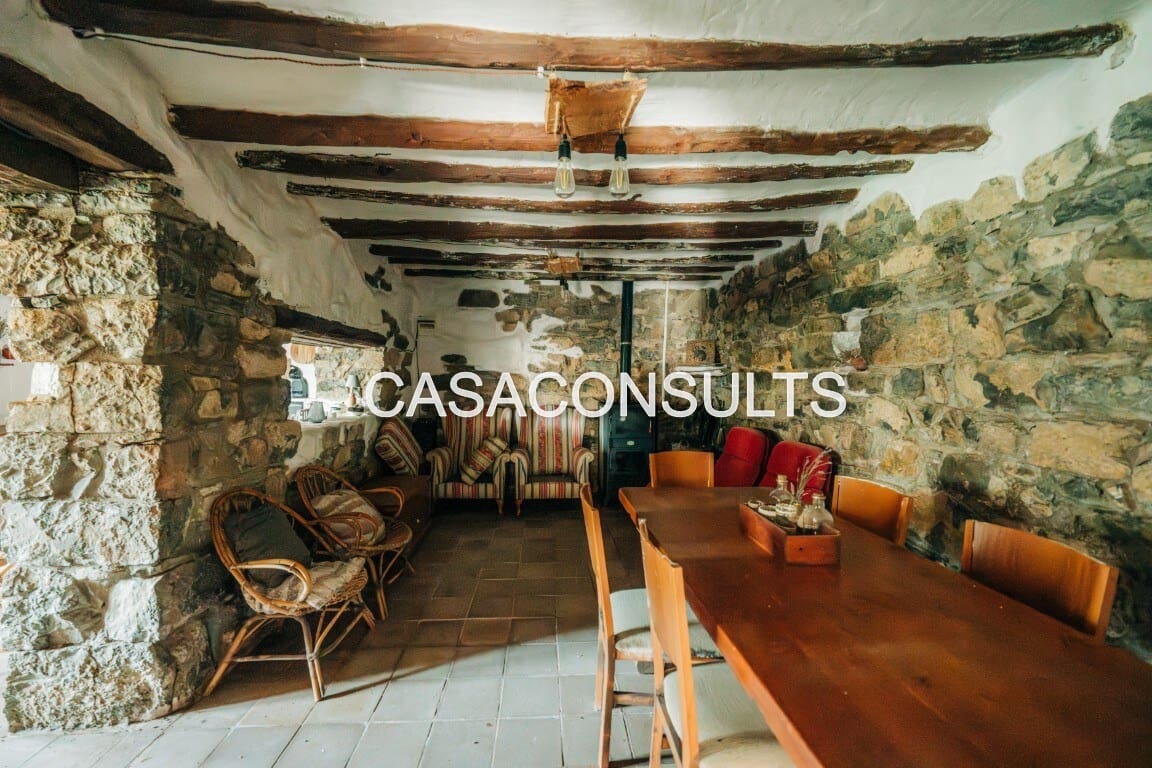 2 bedroom Villa for sale in Atzeneta del Maestrat - € 150,000 (Ref: 9823649)