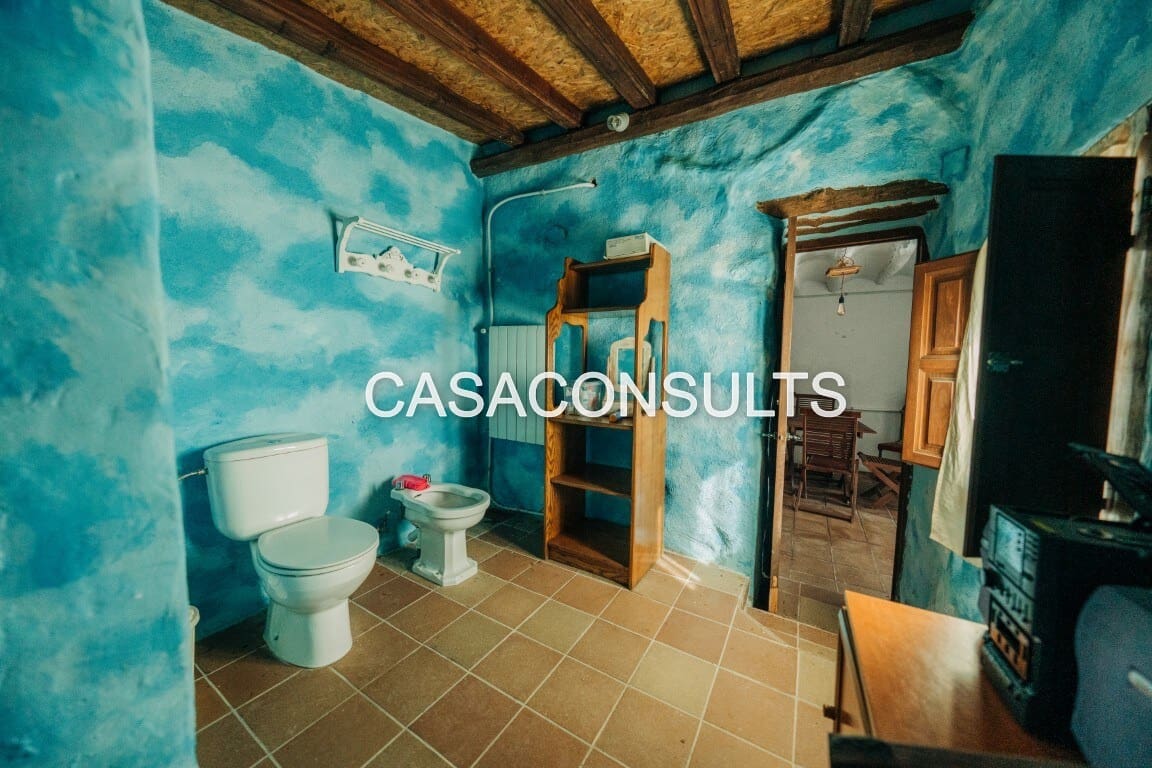 2 bedroom Villa for sale in Atzeneta del Maestrat - € 150,000 (Ref: 9823649)