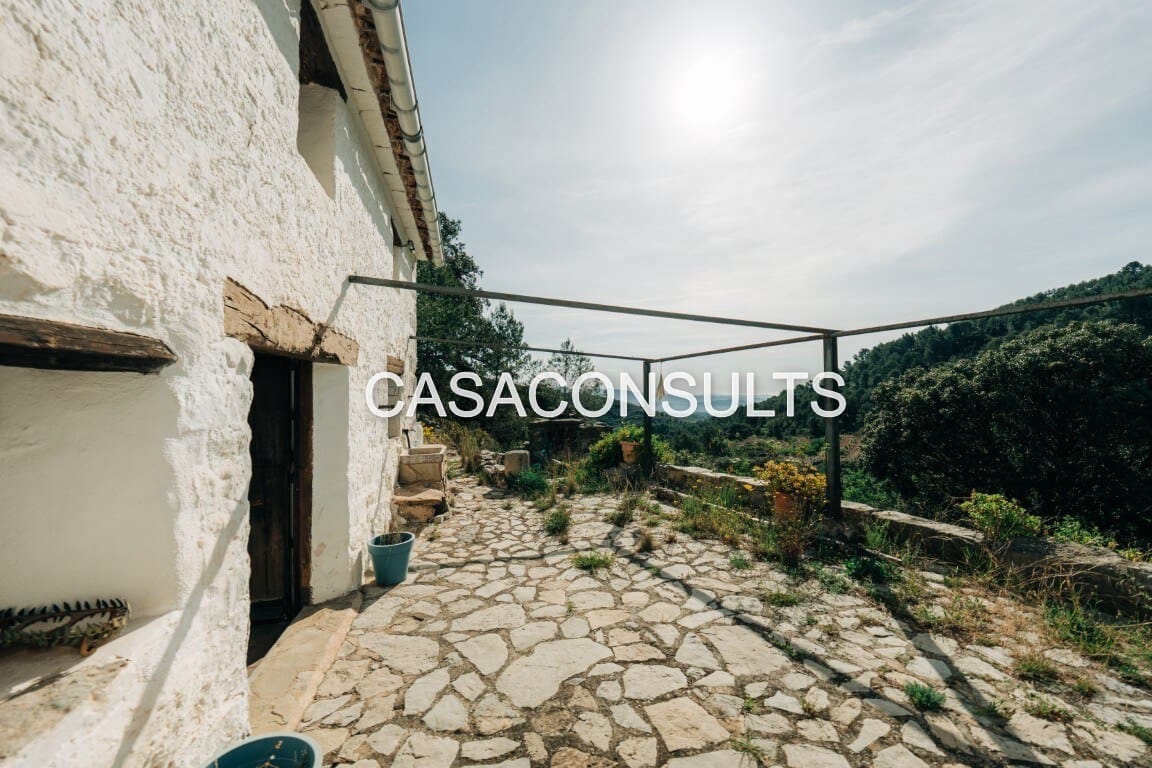 2 bedroom Villa for sale in Atzeneta del Maestrat - € 150,000 (Ref: 9823649)