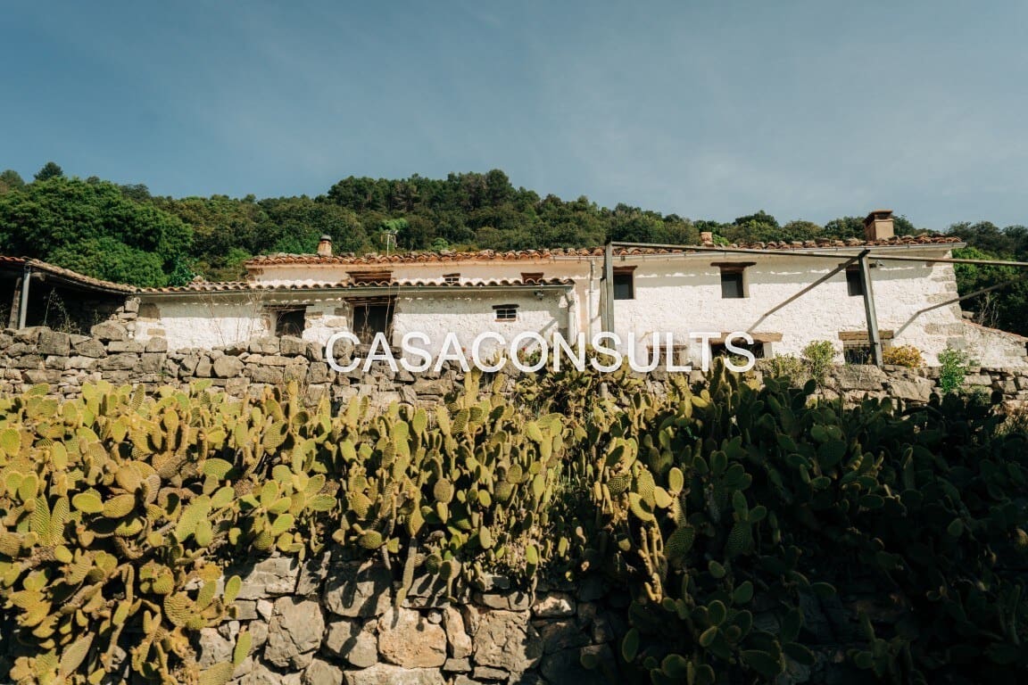 2 bedroom Villa for sale in Atzeneta del Maestrat - € 150,000 (Ref: 9823649)
