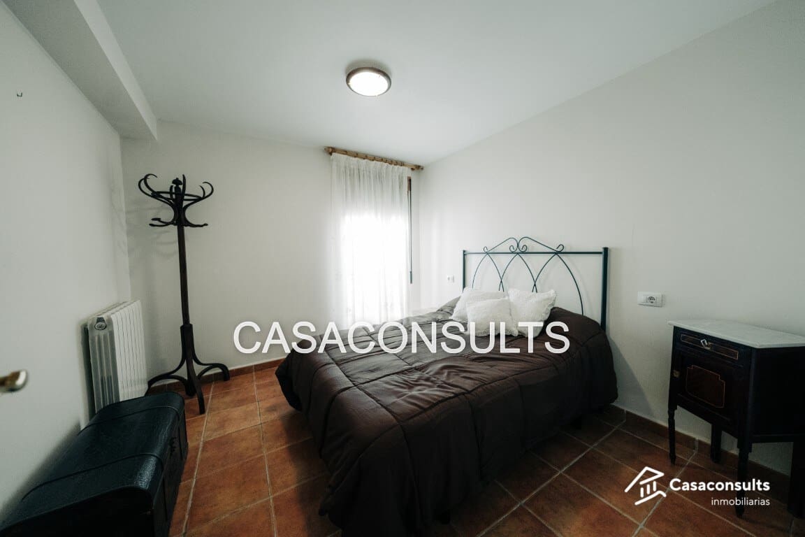 Casa de 4 habitaciones en Sierra Engarcerán en venta - 105.000 € (Ref: 9823829)