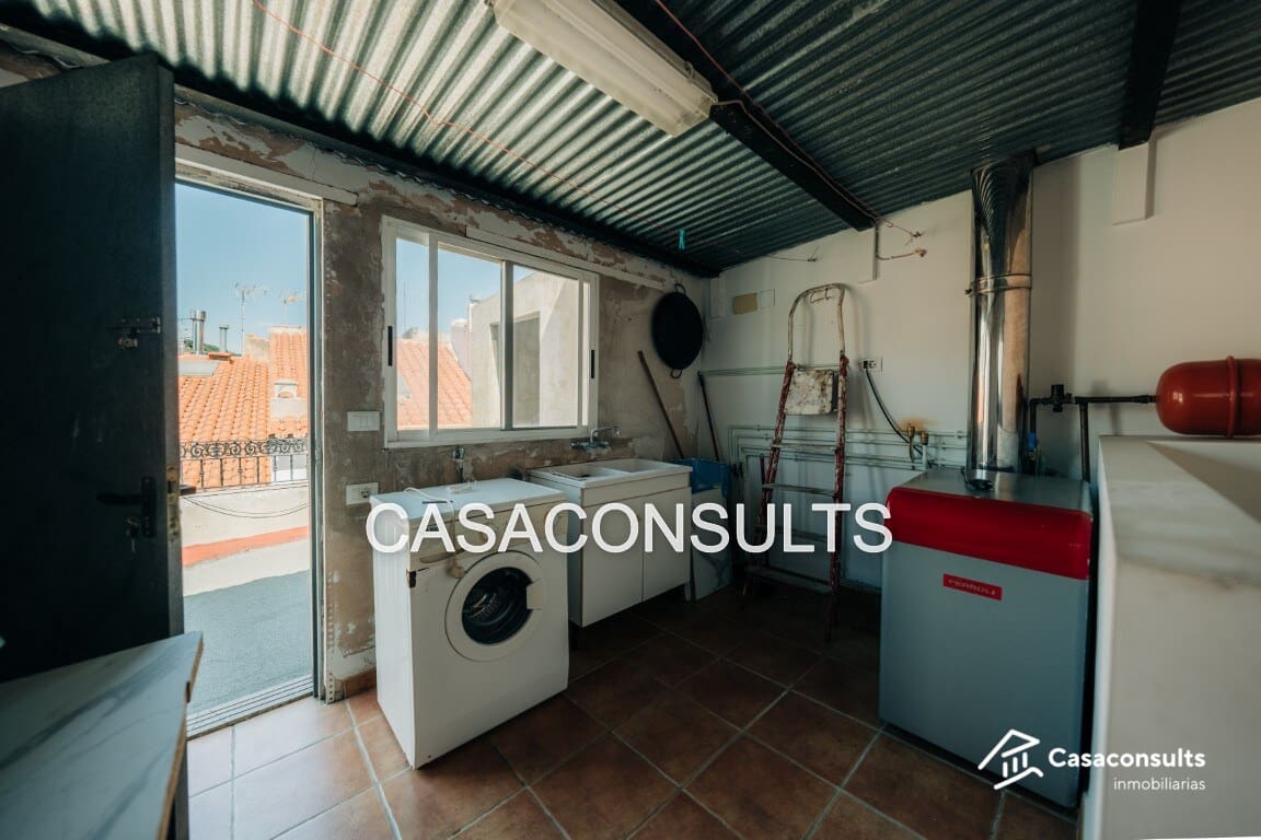 Casa de 4 habitaciones en Sierra Engarcerán en venta - 105.000 € (Ref: 9823829)