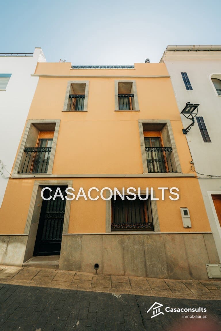 Casa de 4 habitaciones en Sierra Engarcerán en venta - 105.000 € (Ref: 9823829)