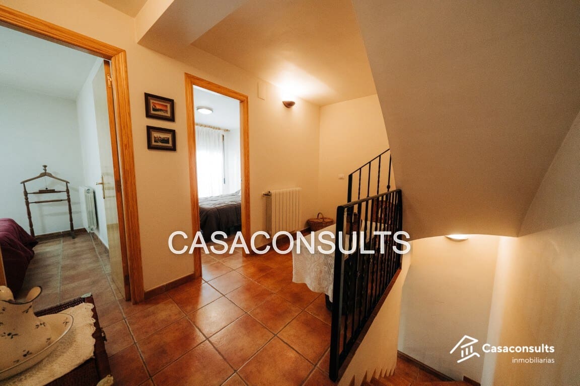 Casa de 4 habitaciones en Sierra Engarcerán en venta - 105.000 € (Ref: 9823829)