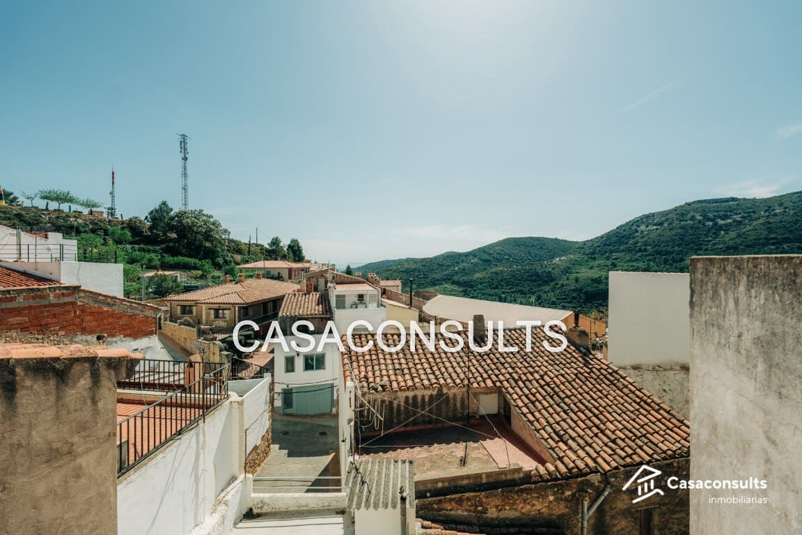 Casa de 4 habitaciones en Sierra Engarcerán en venta - 105.000 € (Ref: 9823829)