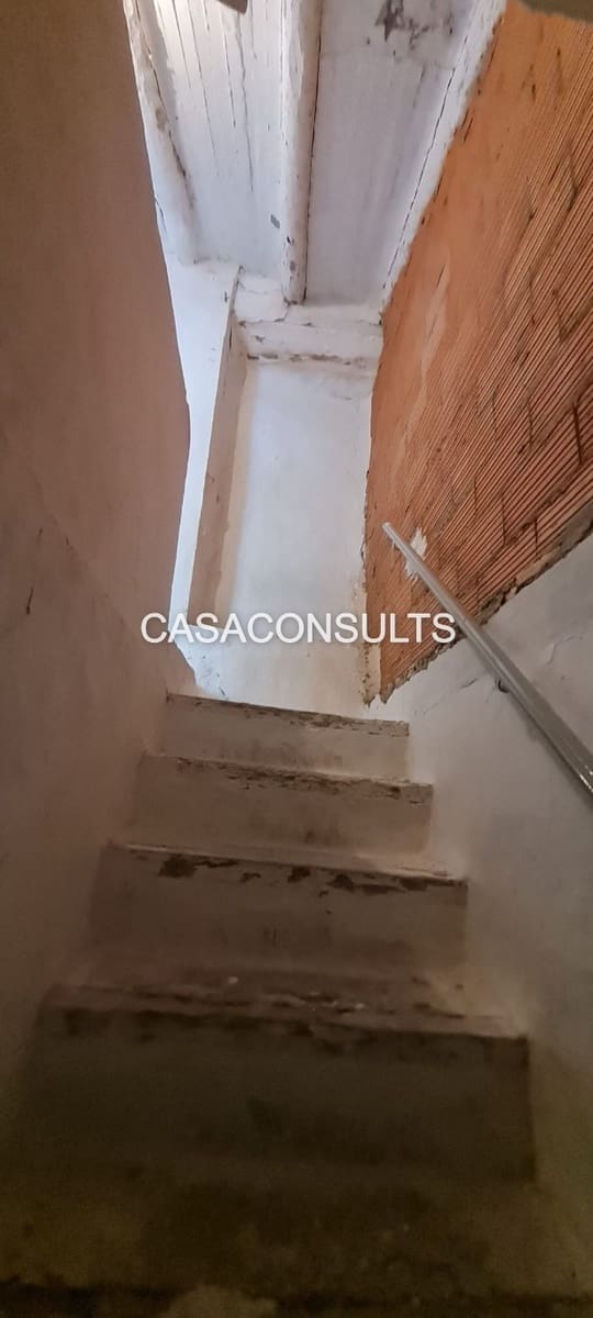 Casa de 6 habitaciones en Llucena  en venta - 75.000 € (Ref: 9844051)
