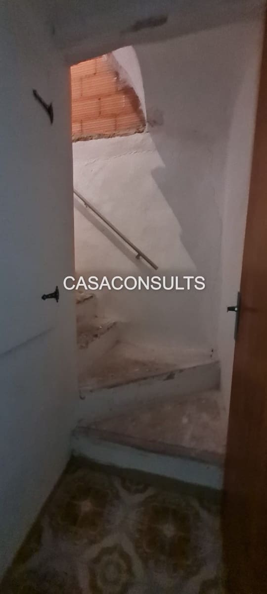 Casa de 6 habitaciones en Llucena  en venta - 75.000 € (Ref: 9844051)